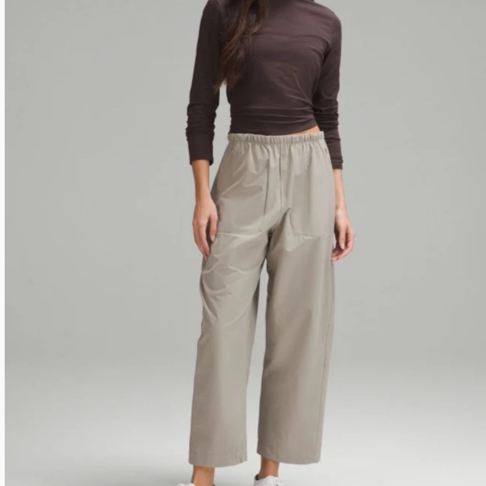 Relaxed Wide-Leg Drawstring Pants in Light Taupe - Picture 3 of 5